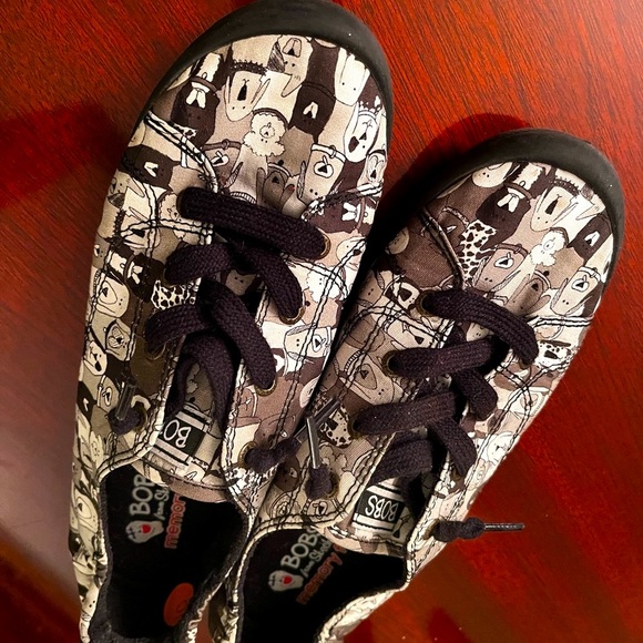 BOBS by Sketchers dog house sneakers - Picture 2 of 5